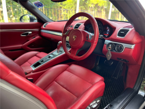 PORSCHE