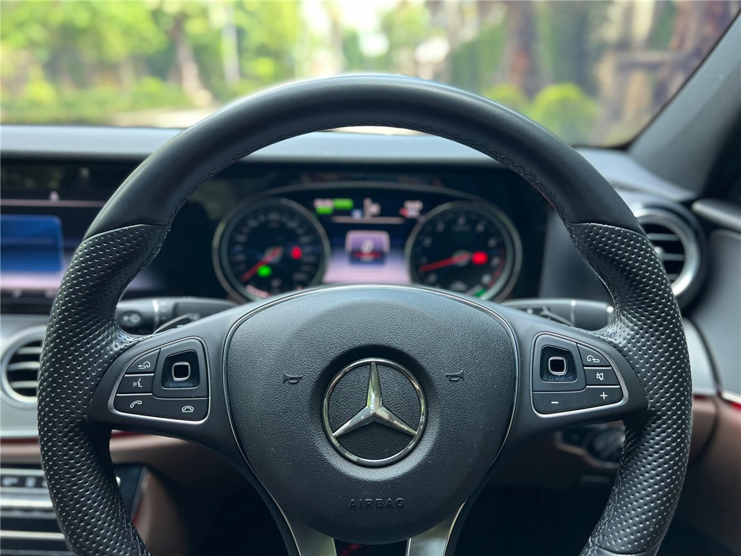MERCEDES-BENZ