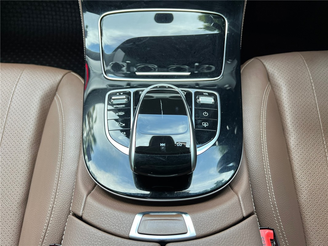 MERCEDES-BENZ