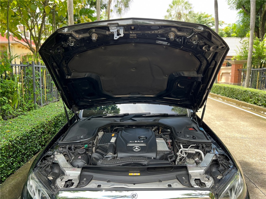 MERCEDES-BENZ