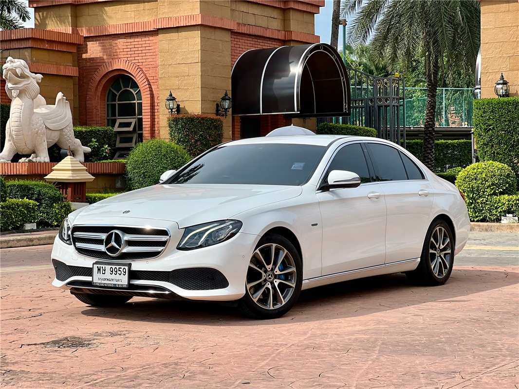 MERCEDES-BENZ