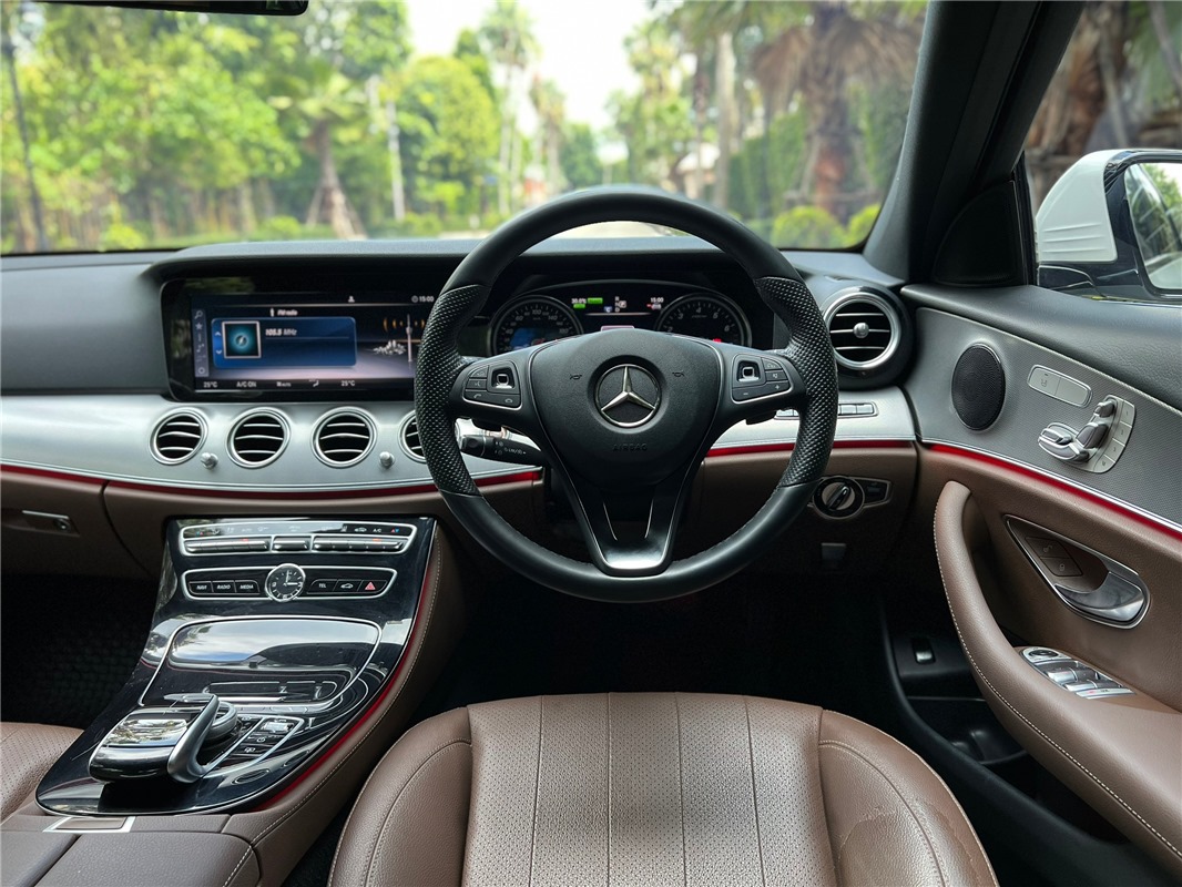 MERCEDES-BENZ