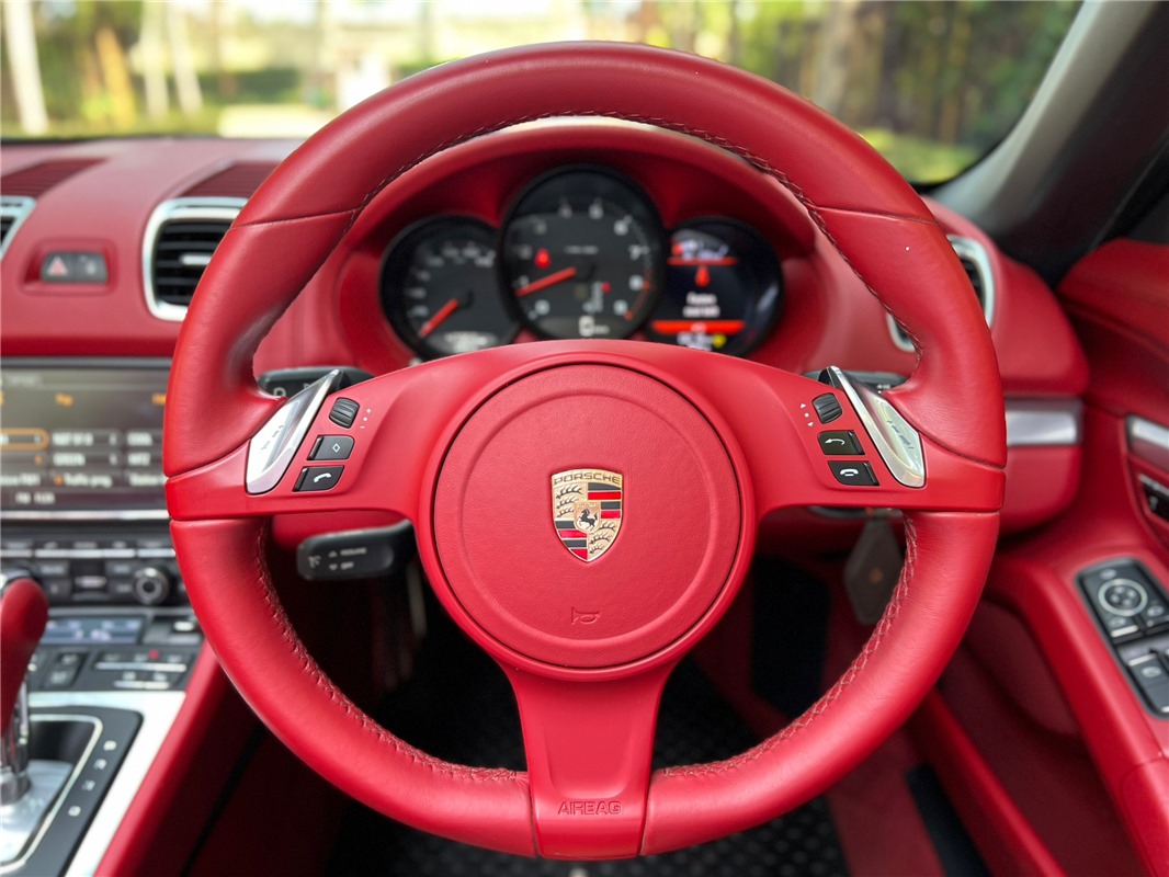 PORSCHE