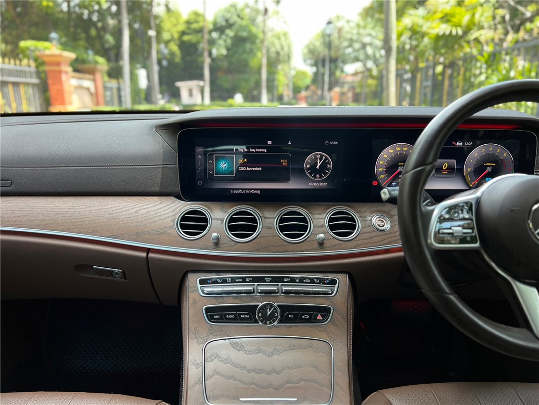 MERCEDES-BENZ