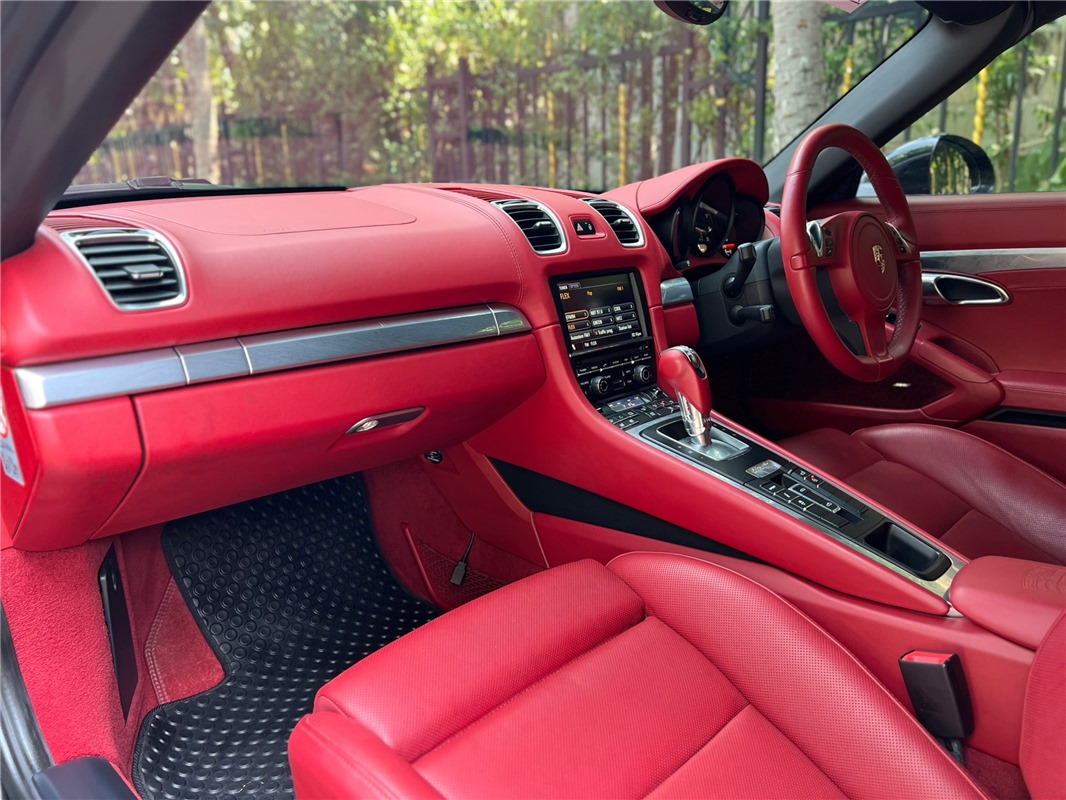 PORSCHE