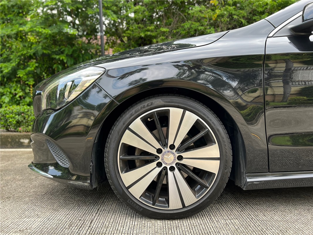 MERCEDES-BENZ